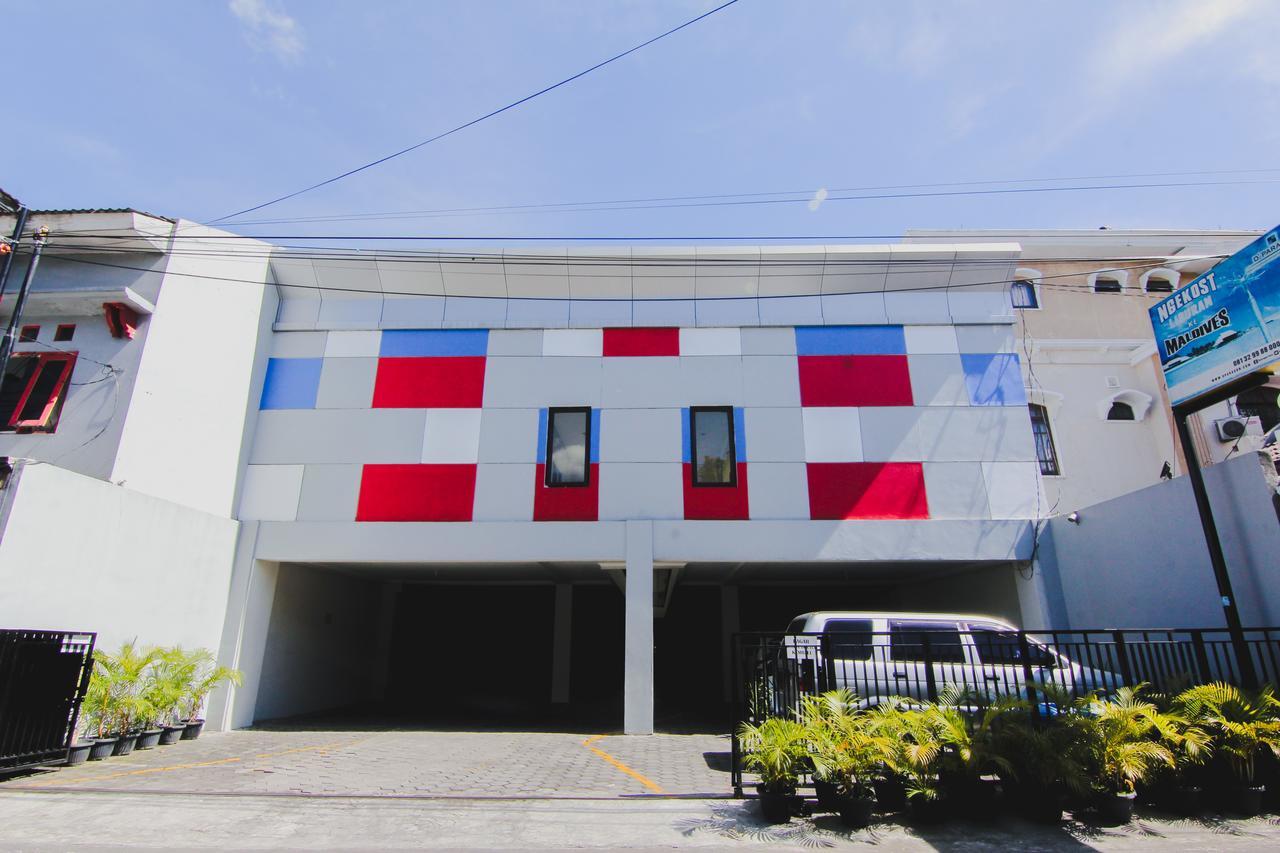 D'Paragon Upn Maguwo Esterno foto